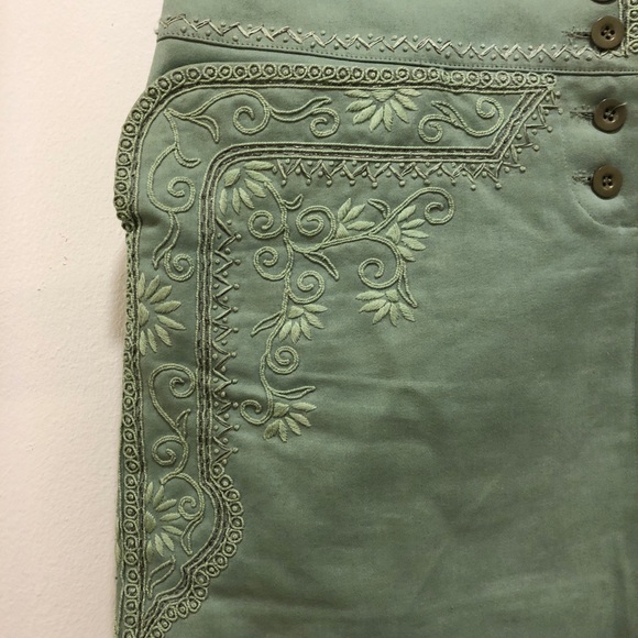 EUC Size 36 (US 2-4) Chloé Green Embroidered Skirt - Picture 2 of 6